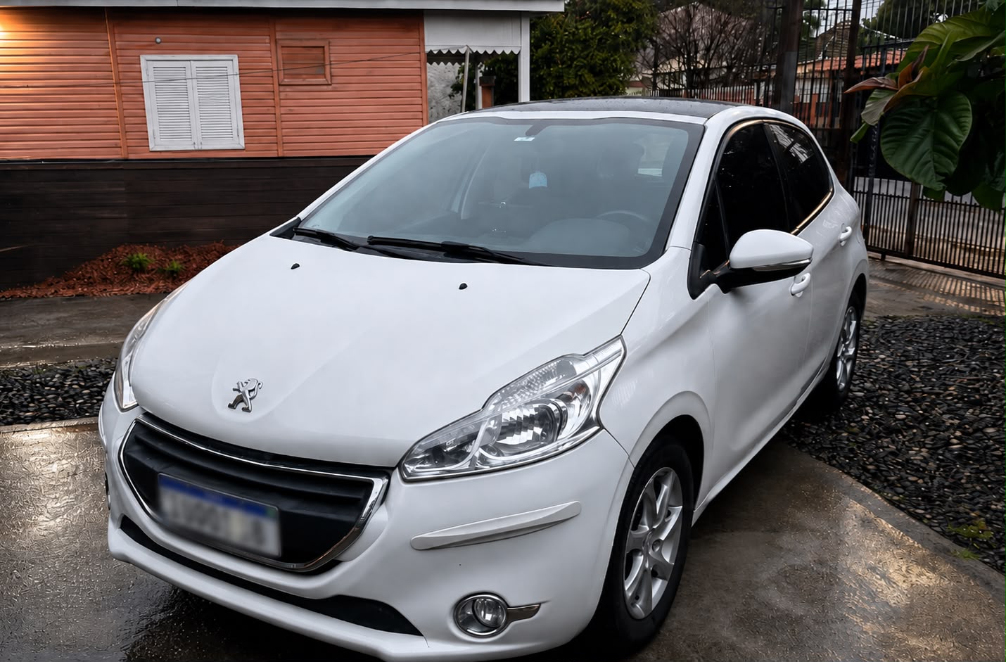 Peugeot 208 2014